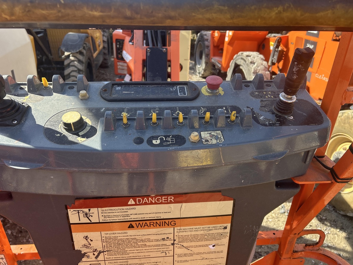 2018 JLG E400AJPN-7