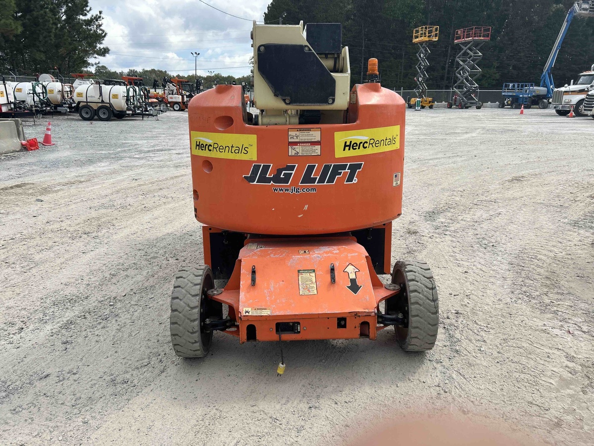 2014 JLG E400AJPN-8