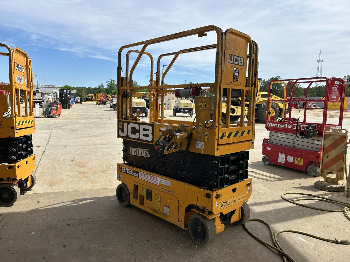2023 JCB S1930E-4