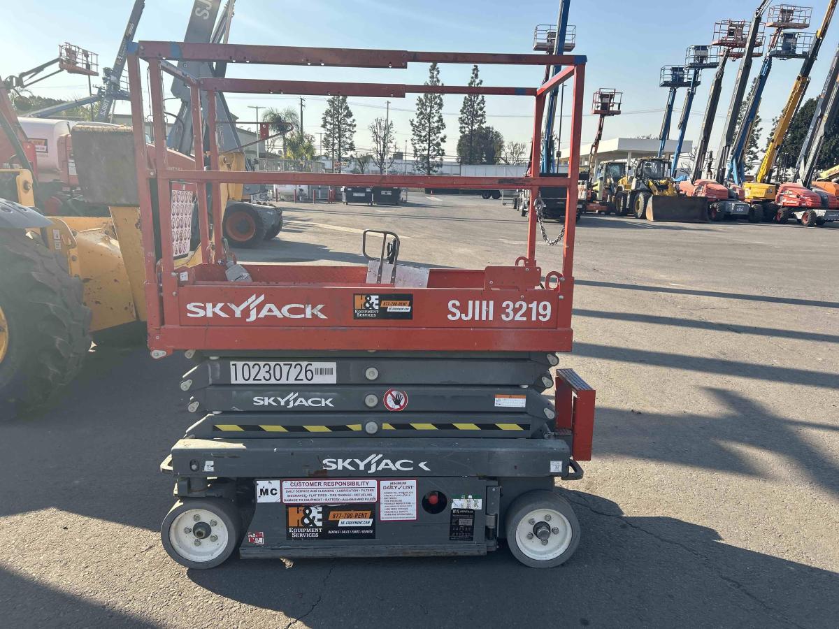 2017 Skyjack SJ3219