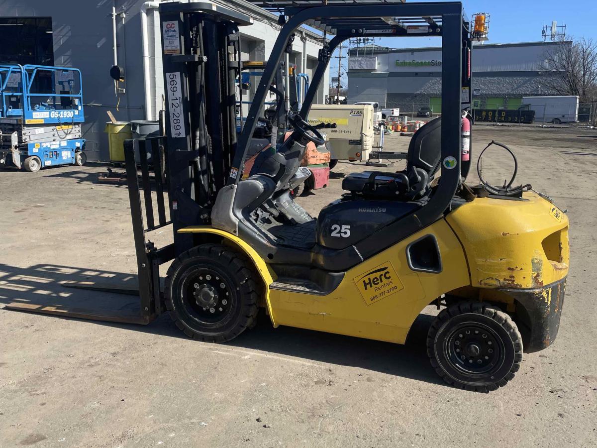 2021 Komatsu FG25T-16