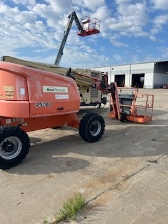 2017 JLG 450AJ