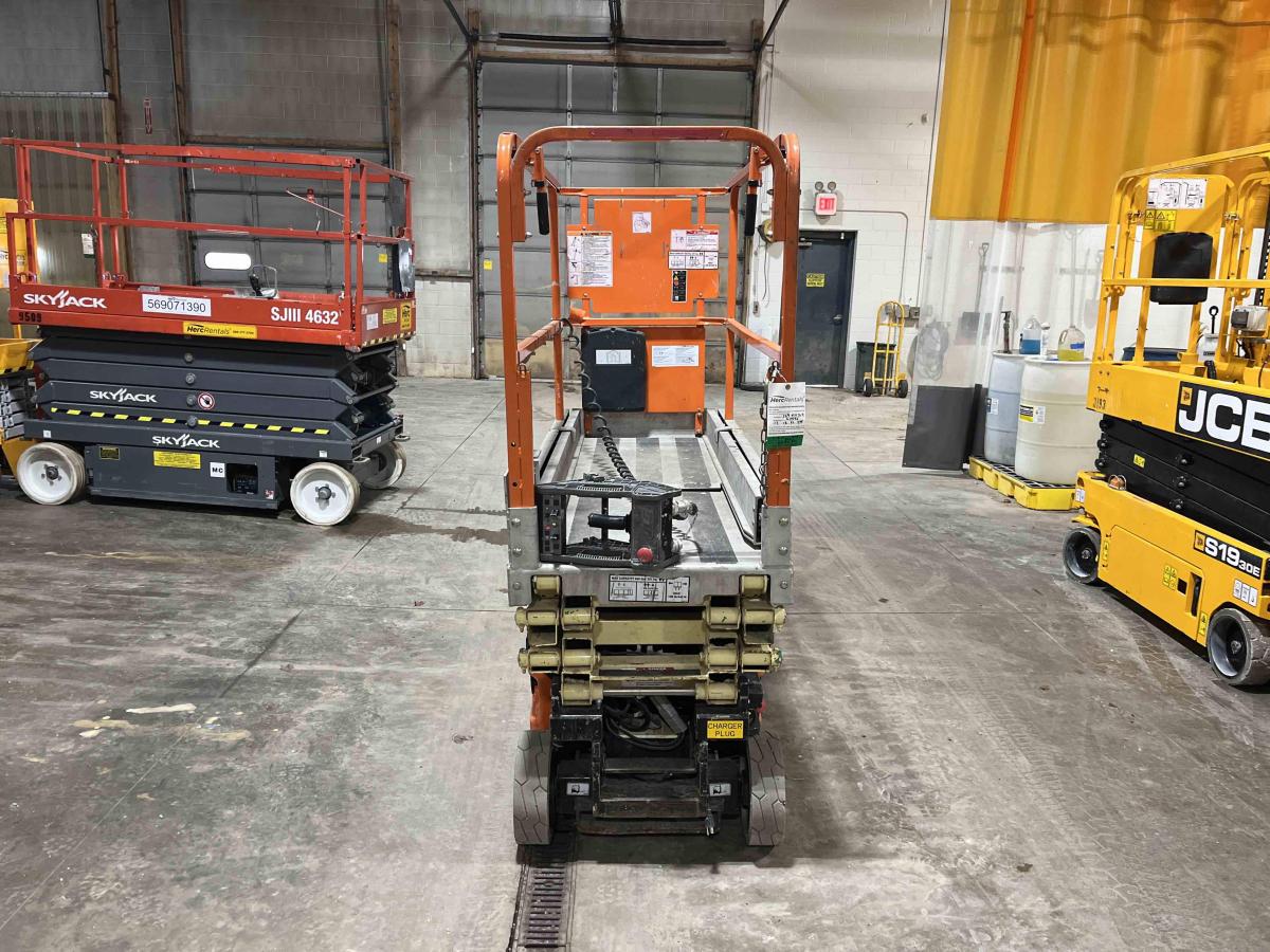 2012 JLG 1930ES