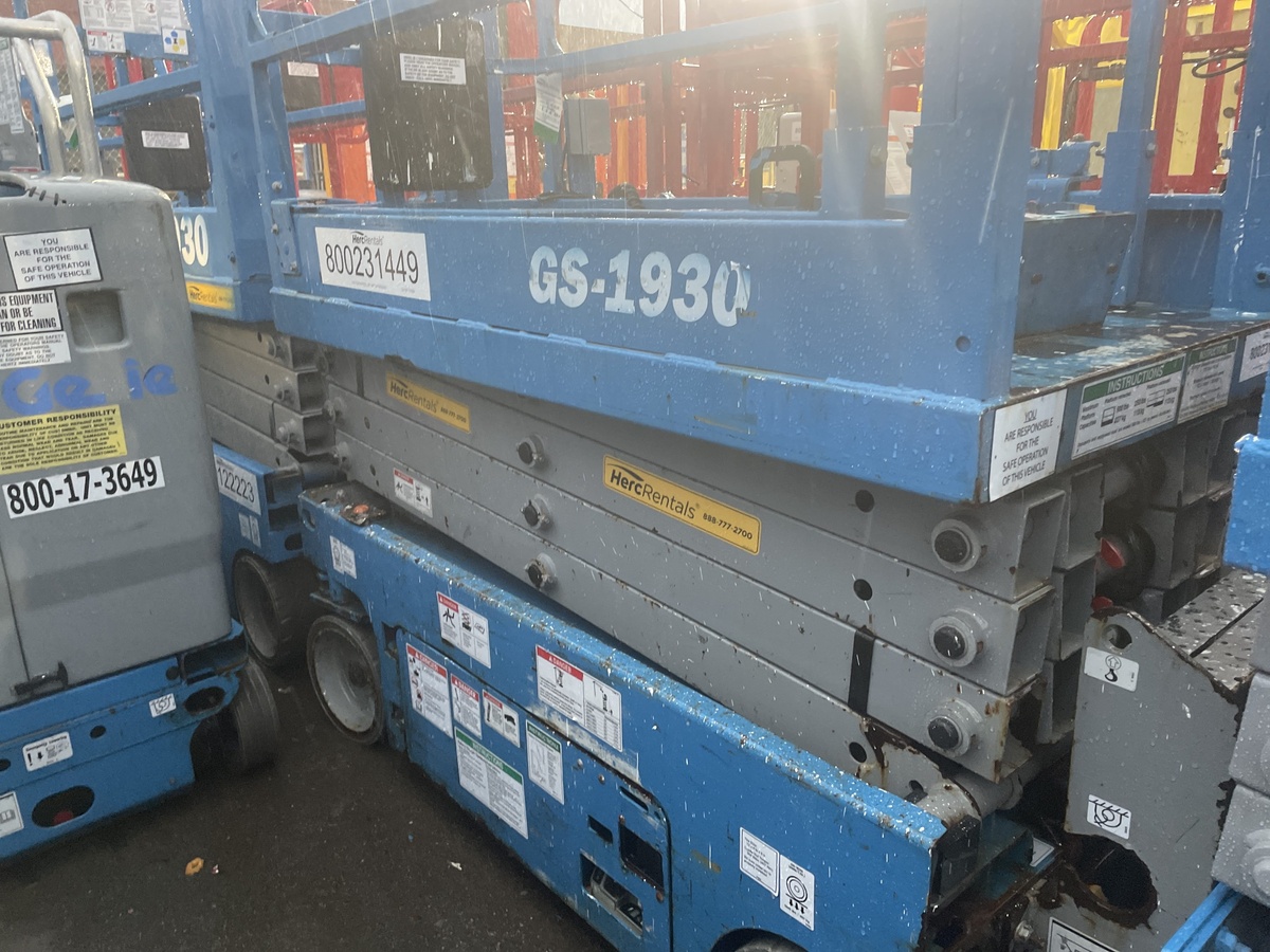 2018 Genie GS-1930
