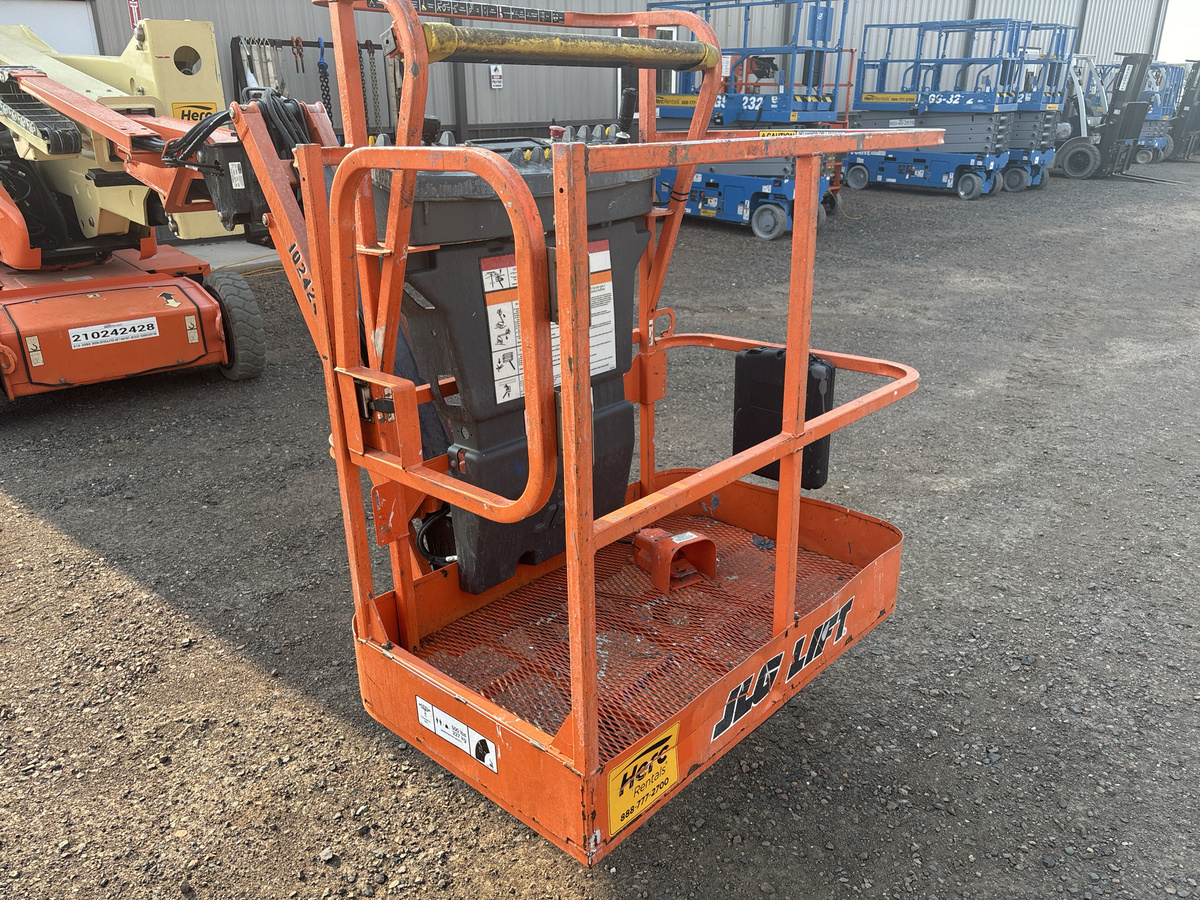 2018 JLG E400AJPN-8
