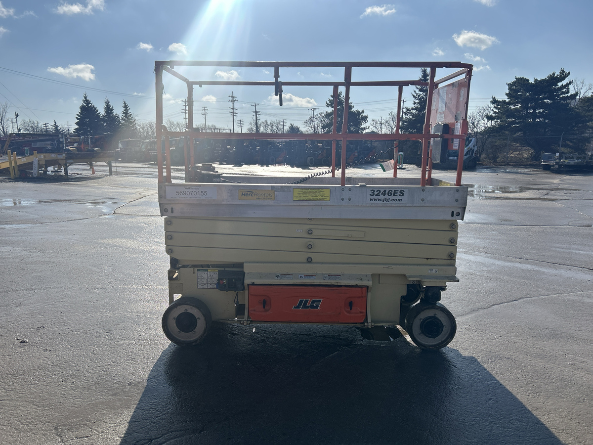 2012 JLG 3246ES-3