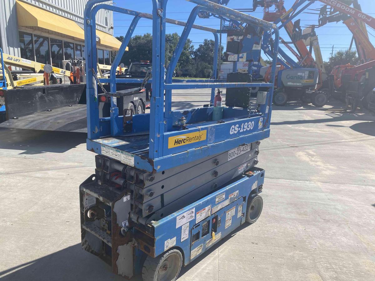 2018 Genie GS-1930