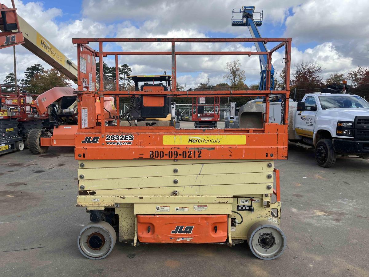2016 JLG 2632ES