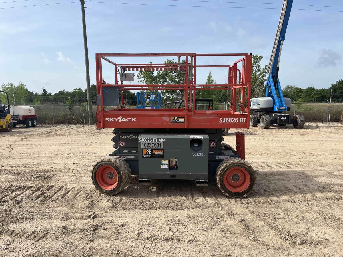 2018 Skyjack SJ-6826RT-4