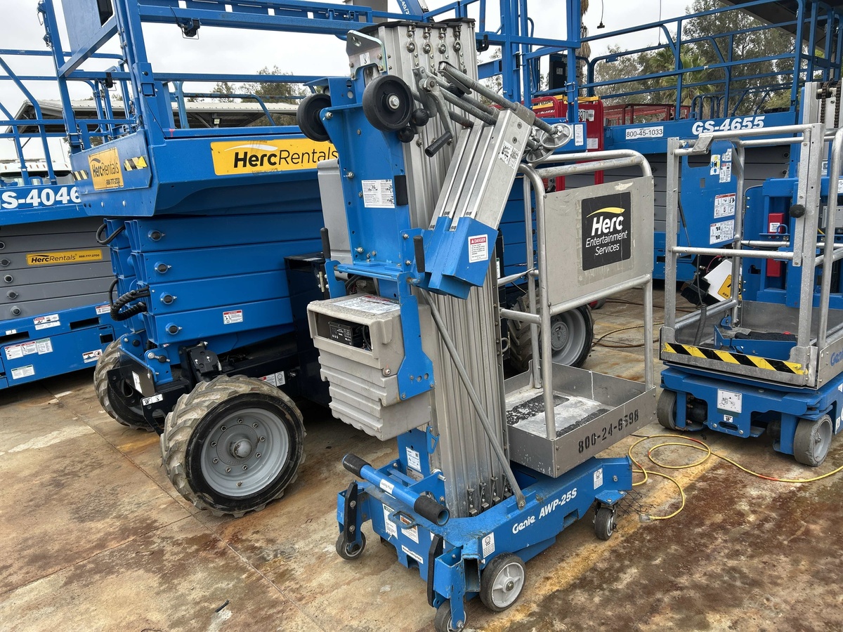2019 Genie AWP-25S