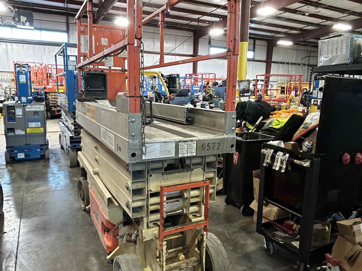 2014 JLG 2630ES