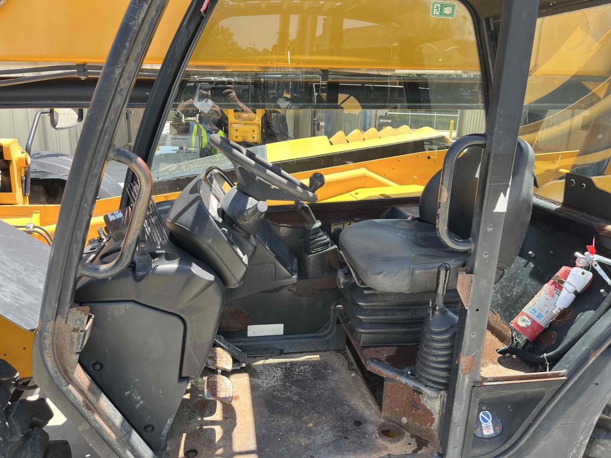 2018 JCB 509-42-8