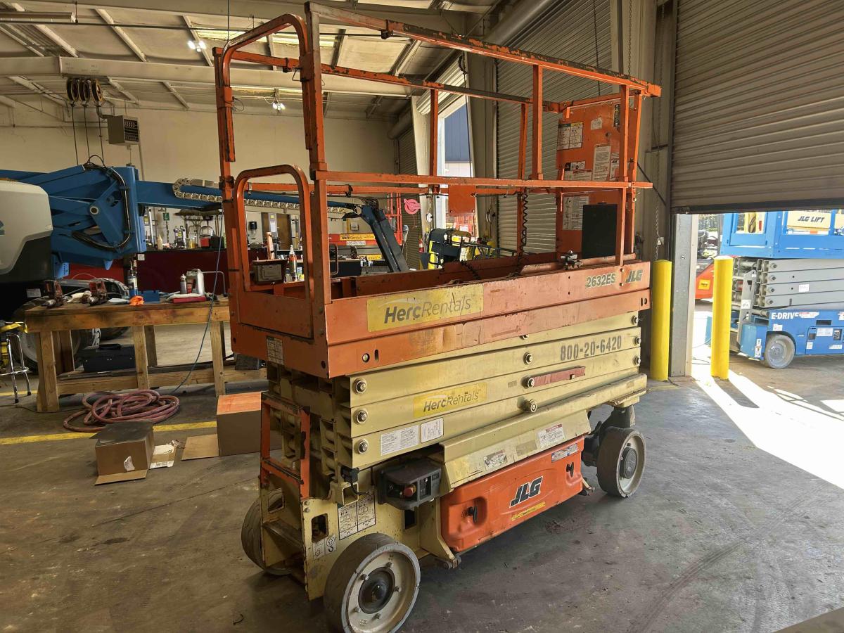 2018 JLG 2632ES
