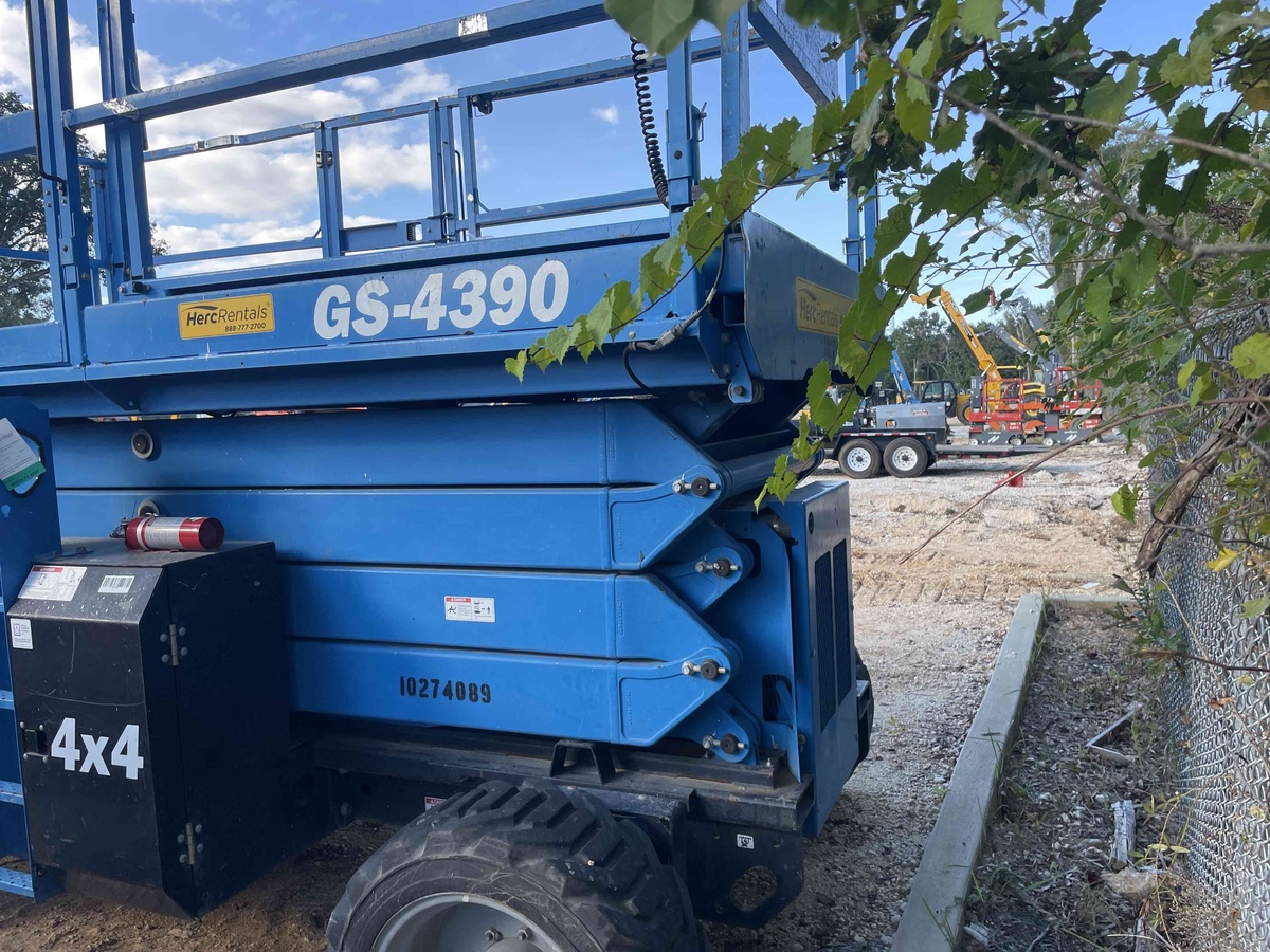 2019 Genie GS-4390 RT-4