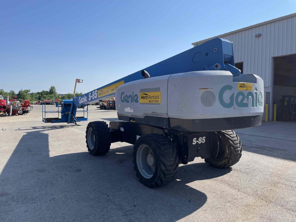 2017 Genie S-85