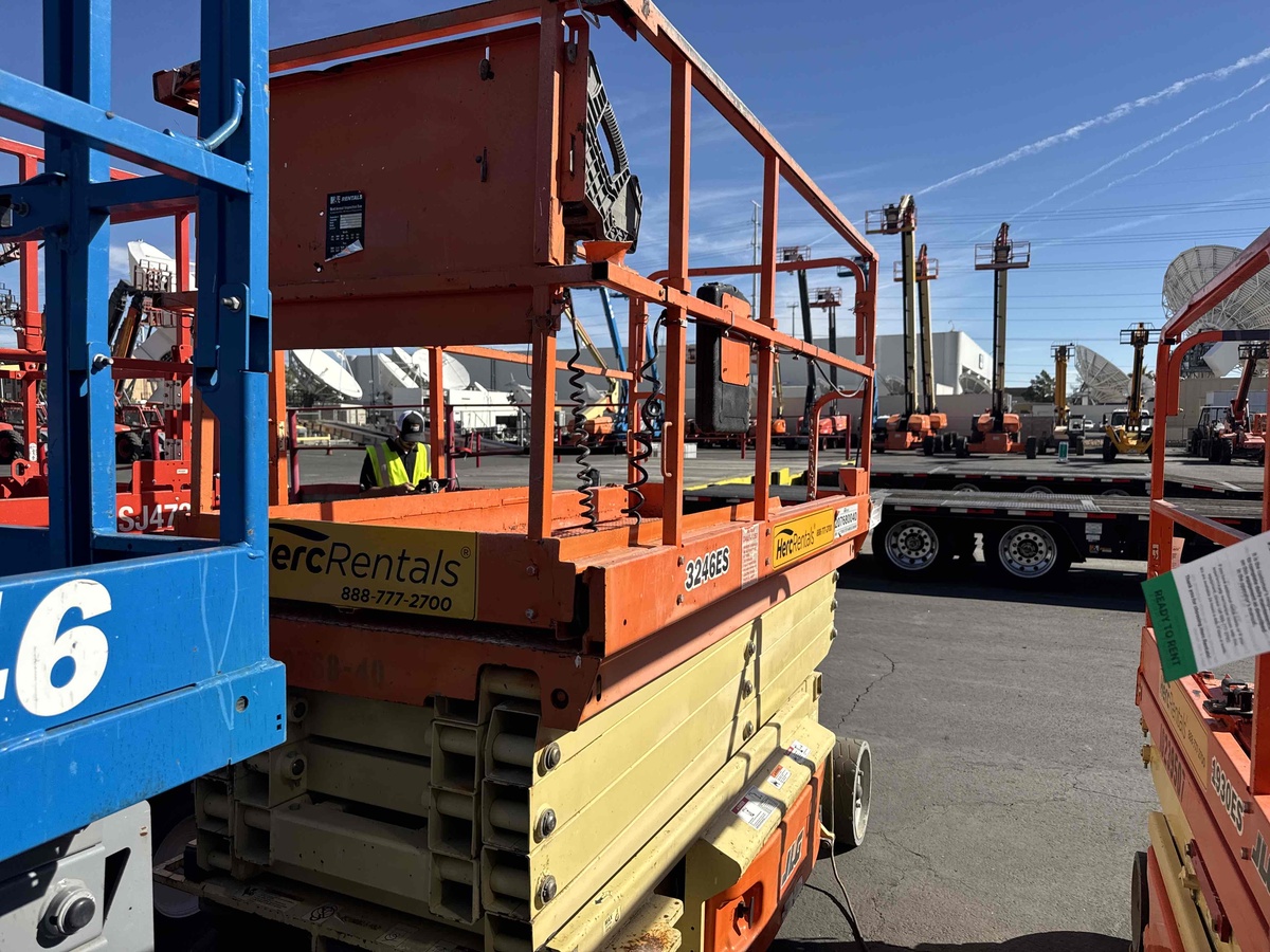 2018 JLG 3246ES-3