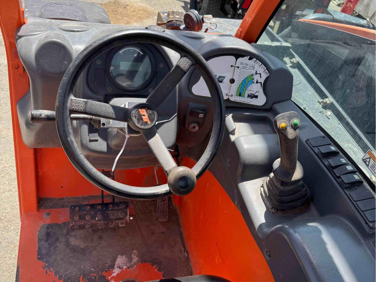 2017 JLG G5-18A-8