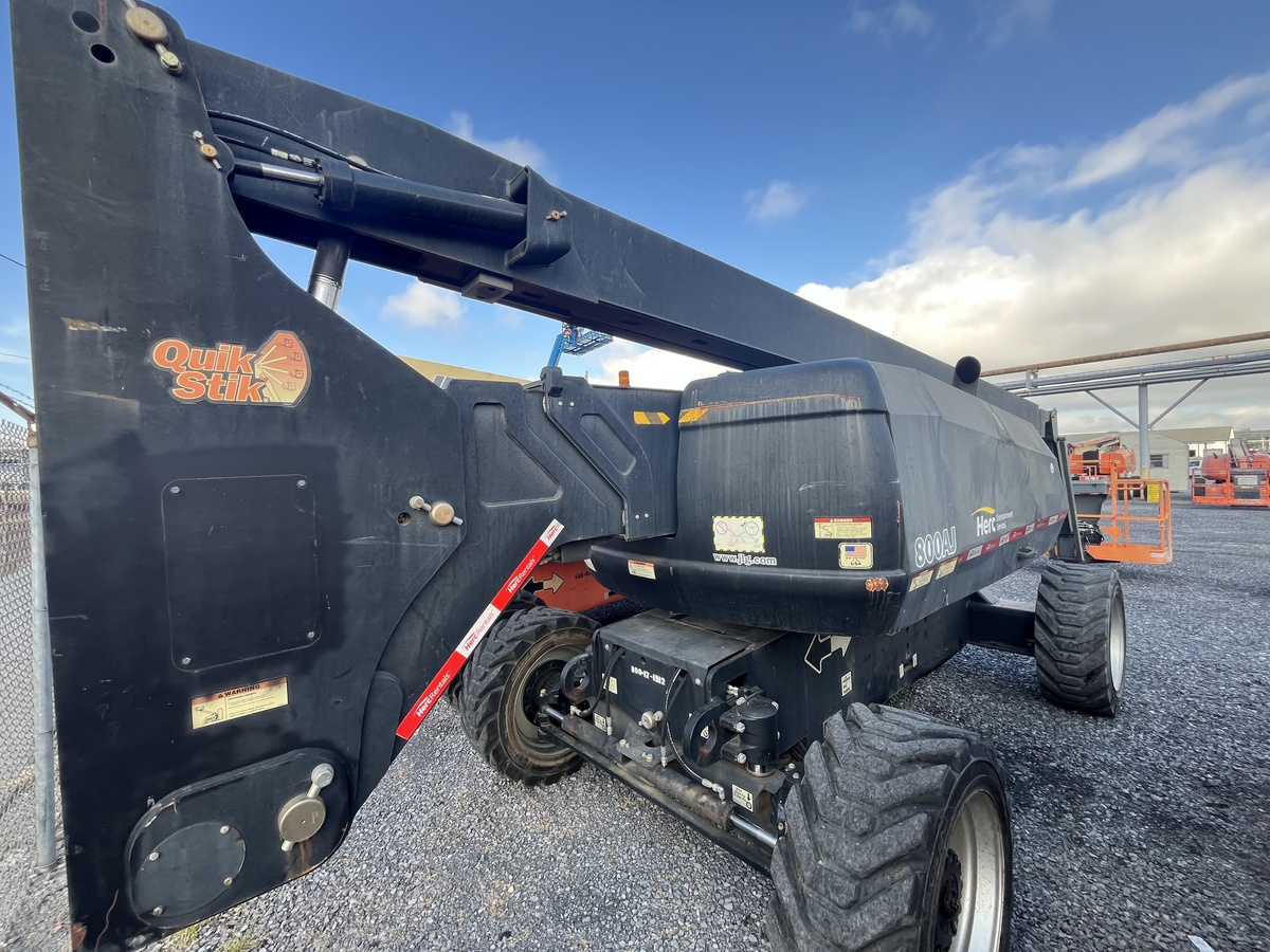 2017 JLG 800AJ-5