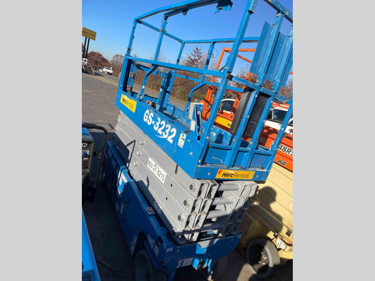 2018 Genie GS-3232