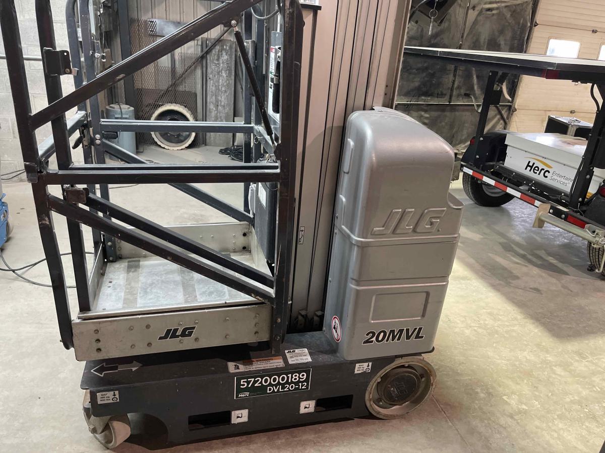 2013 JLG 20MVL