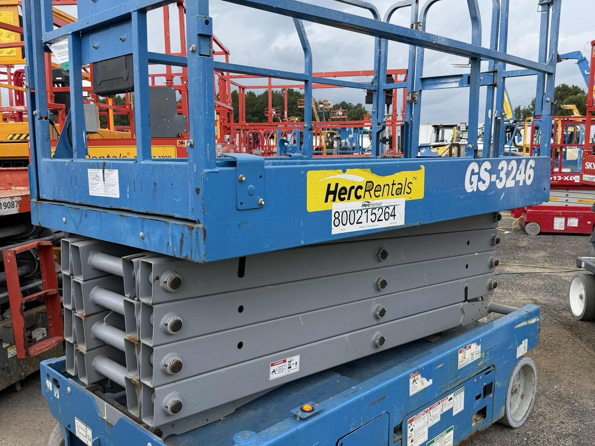 2018 Genie GS-3246-2