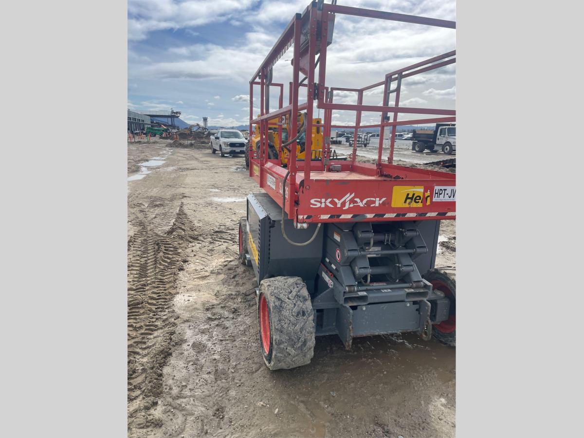 2018 Skyjack SJ-6826RT-3