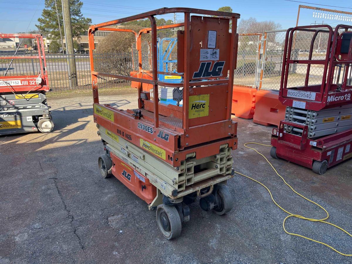 2017 JLG 1930ES