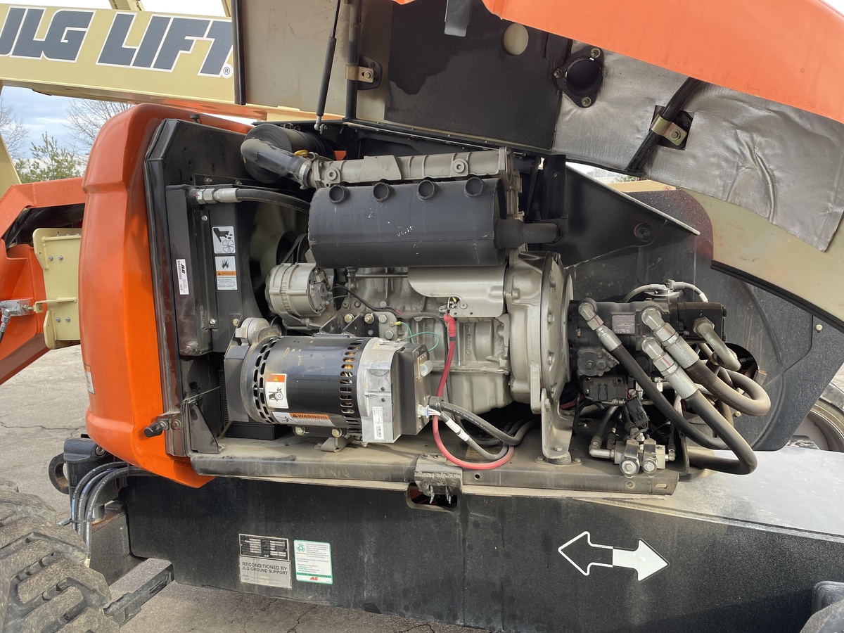 2012 JLG 600AJ-6