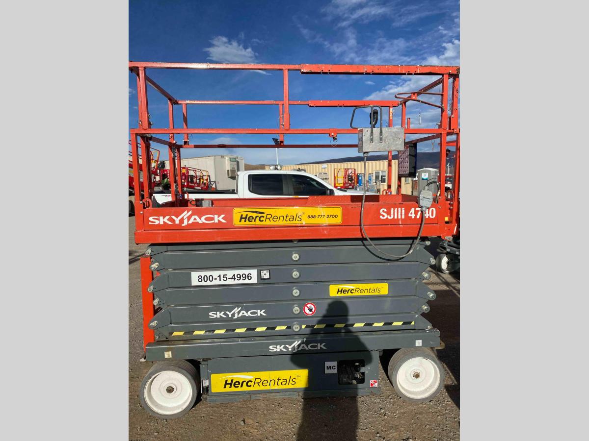 2017 Skyjack SJ4740