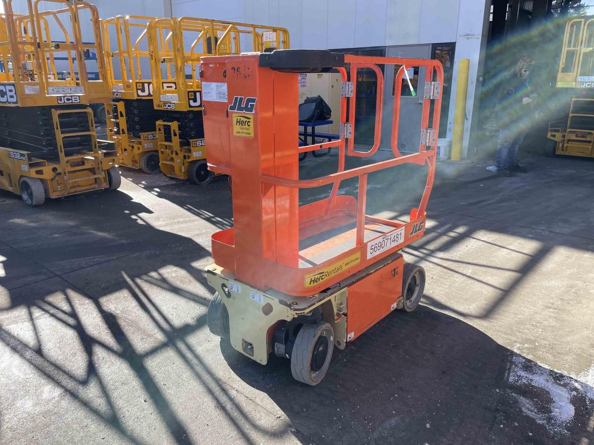 2015 JLG 1230ES