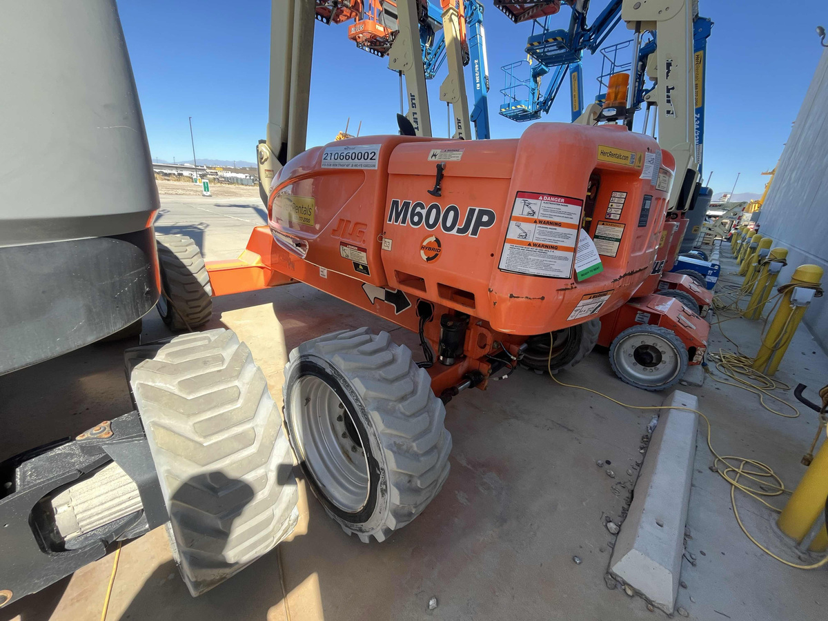 2017 JLG M600JP-3