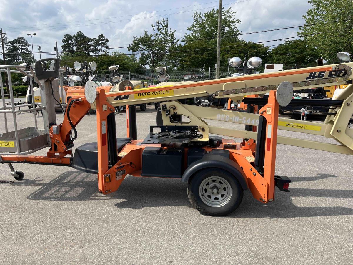 2016 JLG T350