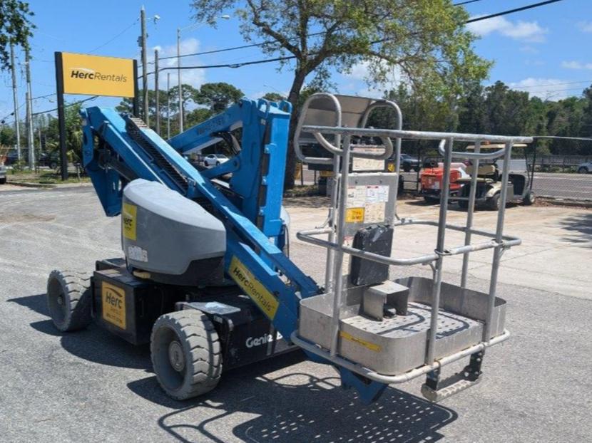 2017 Genie Z-33/18