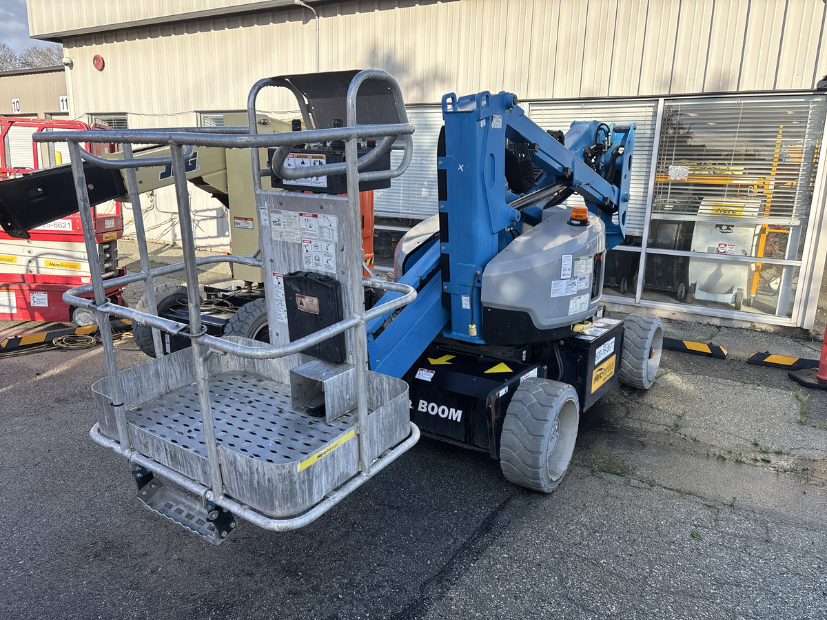 2017 Genie Z-33/18