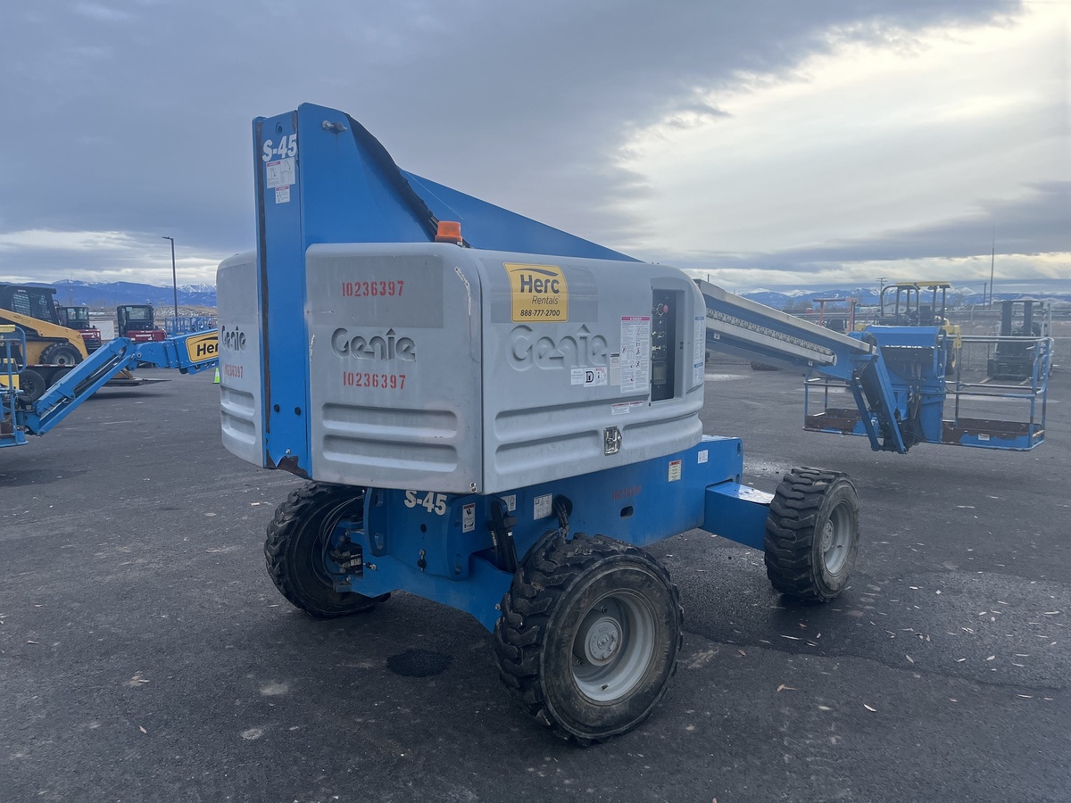 2018 Genie S-45