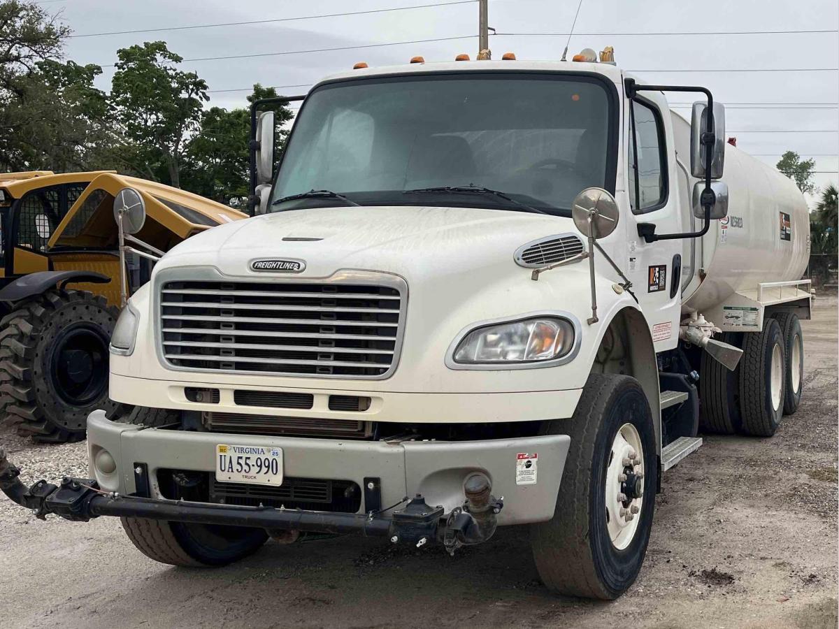 2019 Freightliner M2106-2
