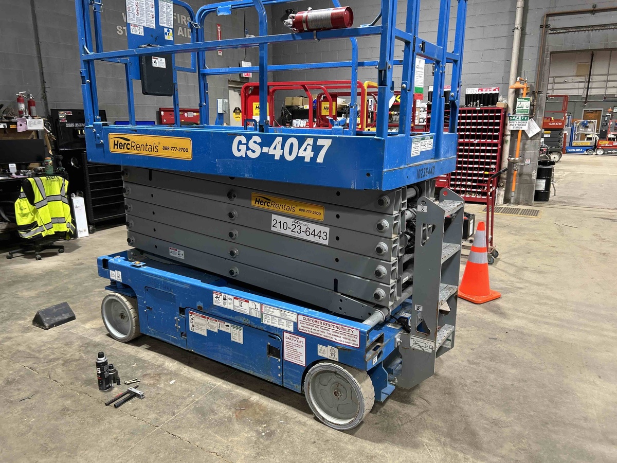 2018 Genie GS-4047-2