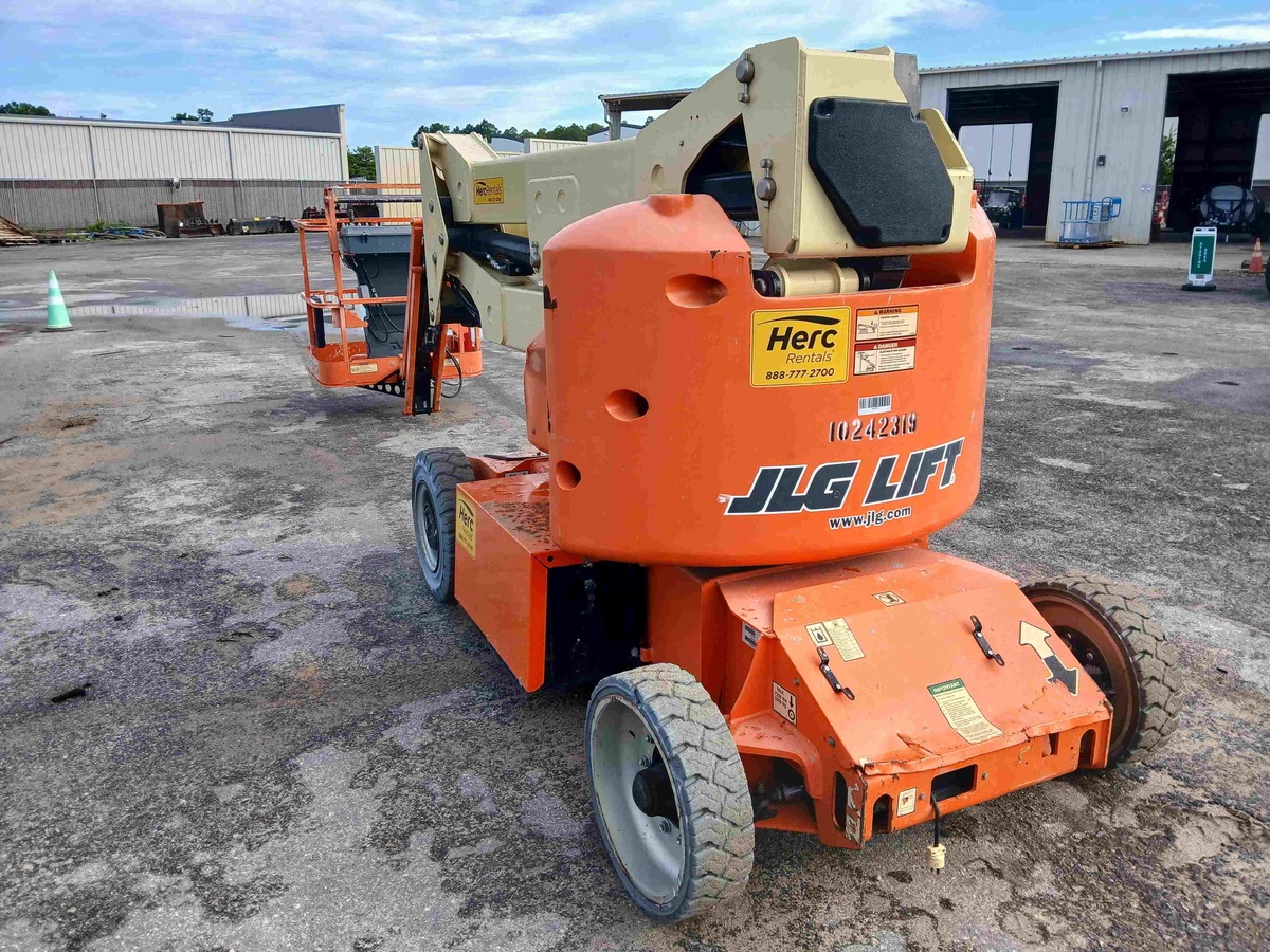 2018 JLG E400AJPN-4