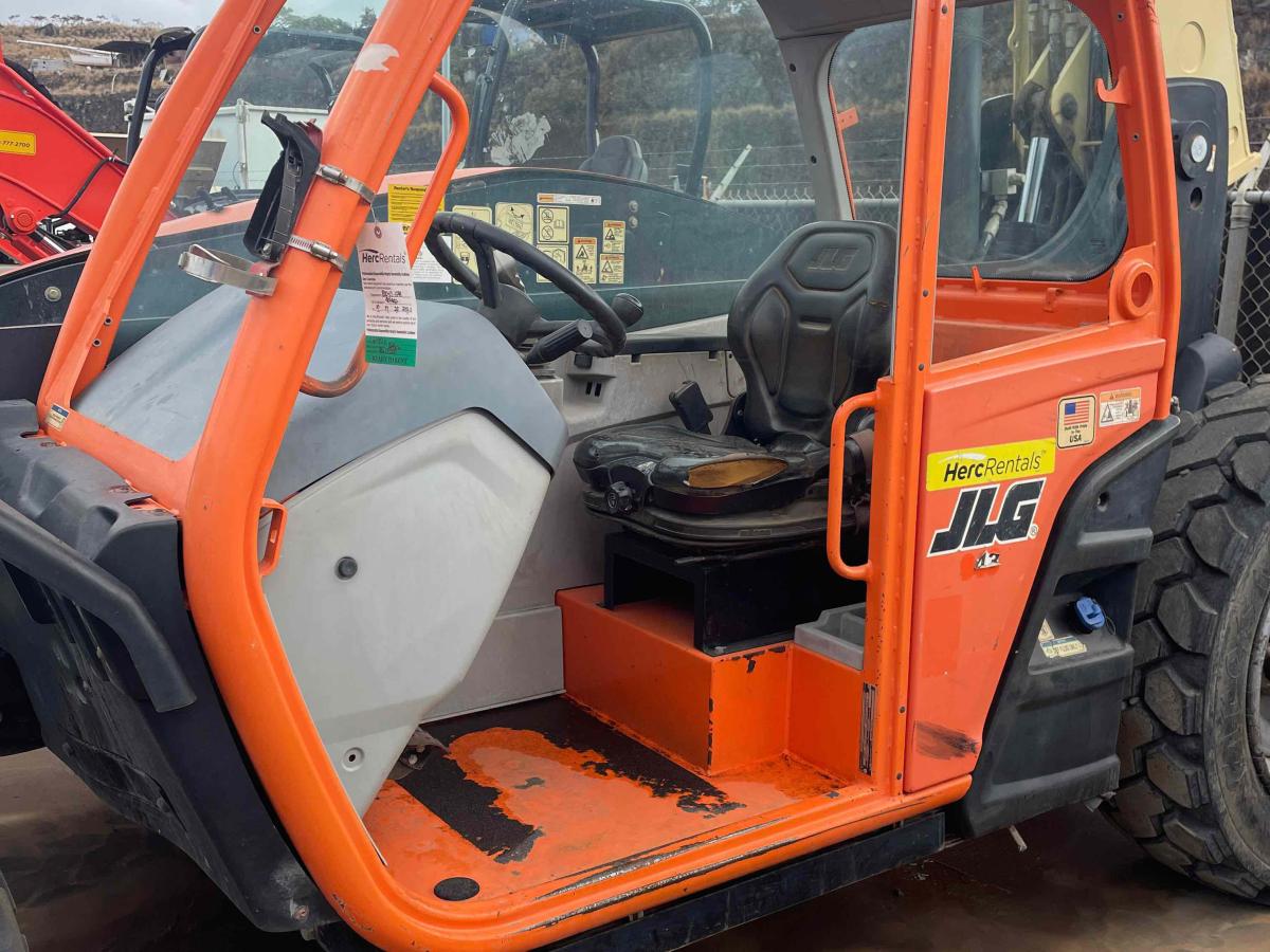 2016 JLG 943