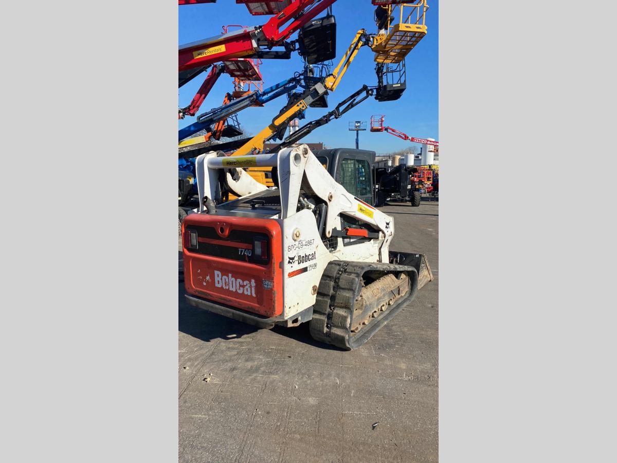 2016 Bobcat T740