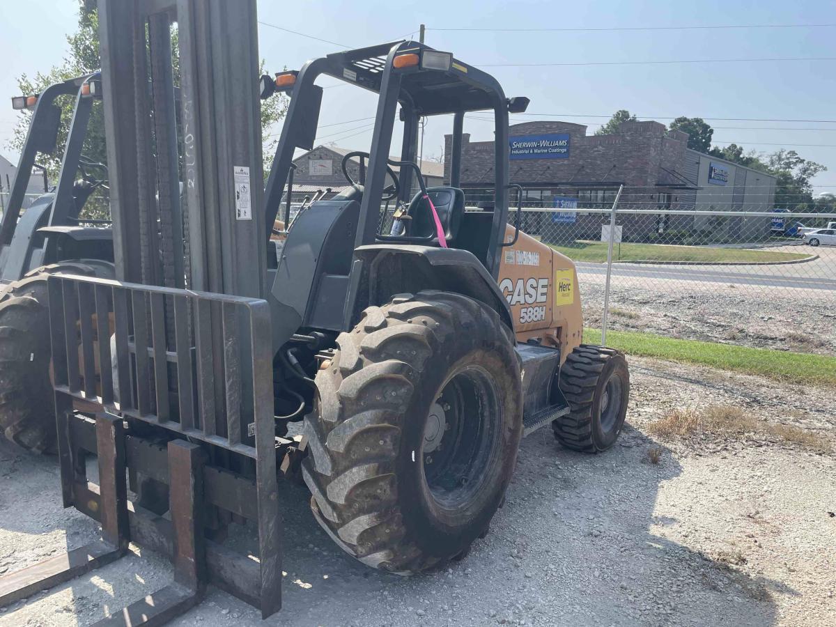 2017 Case 588H