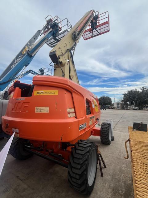 2019 JLG 600S