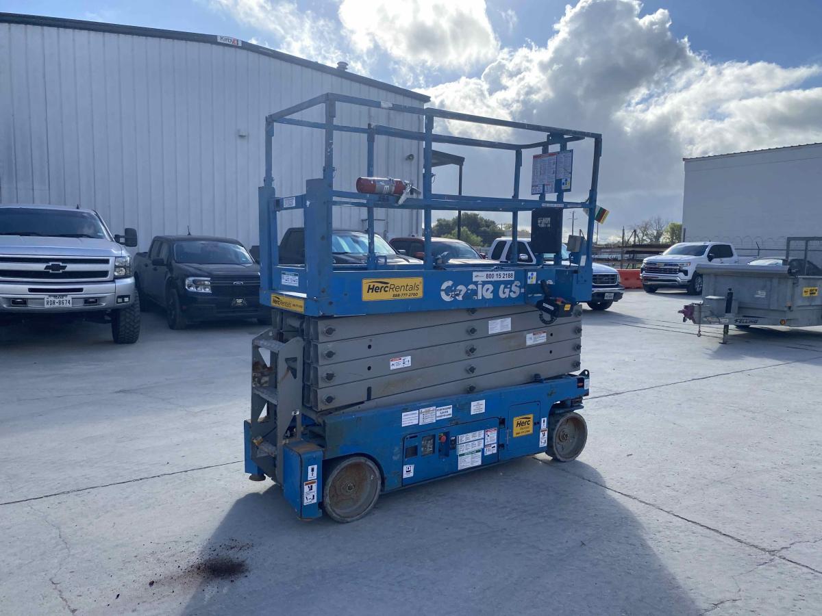 2017 Genie GS-3232