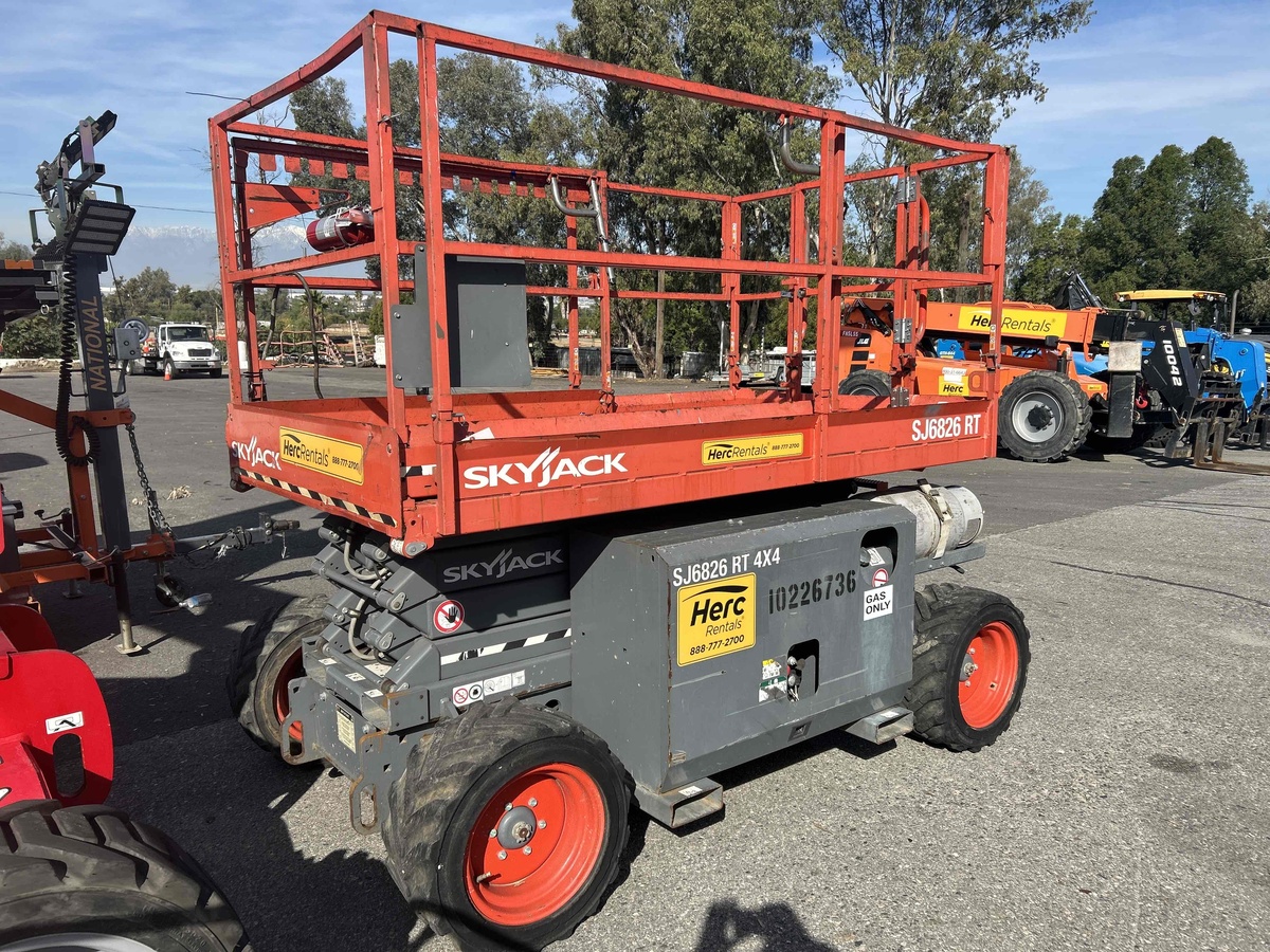 2017 Skyjack SJ-6826RT-3