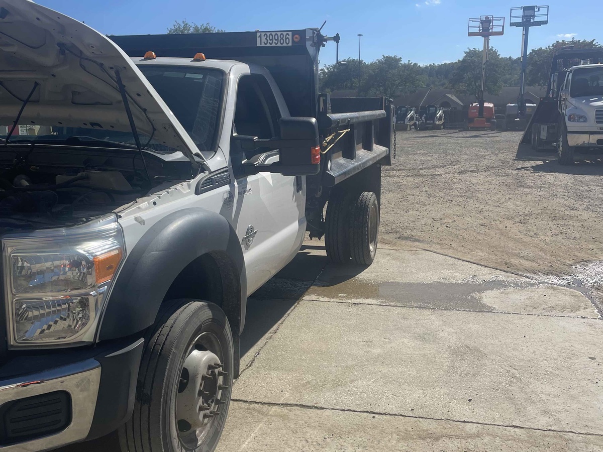 2016 Ford F550-12
