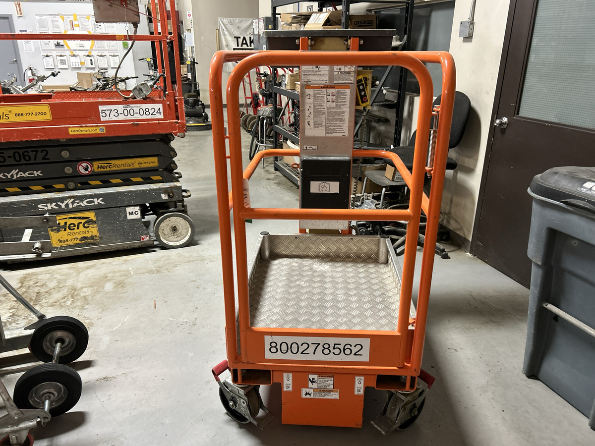 2020 JLG 830P-12