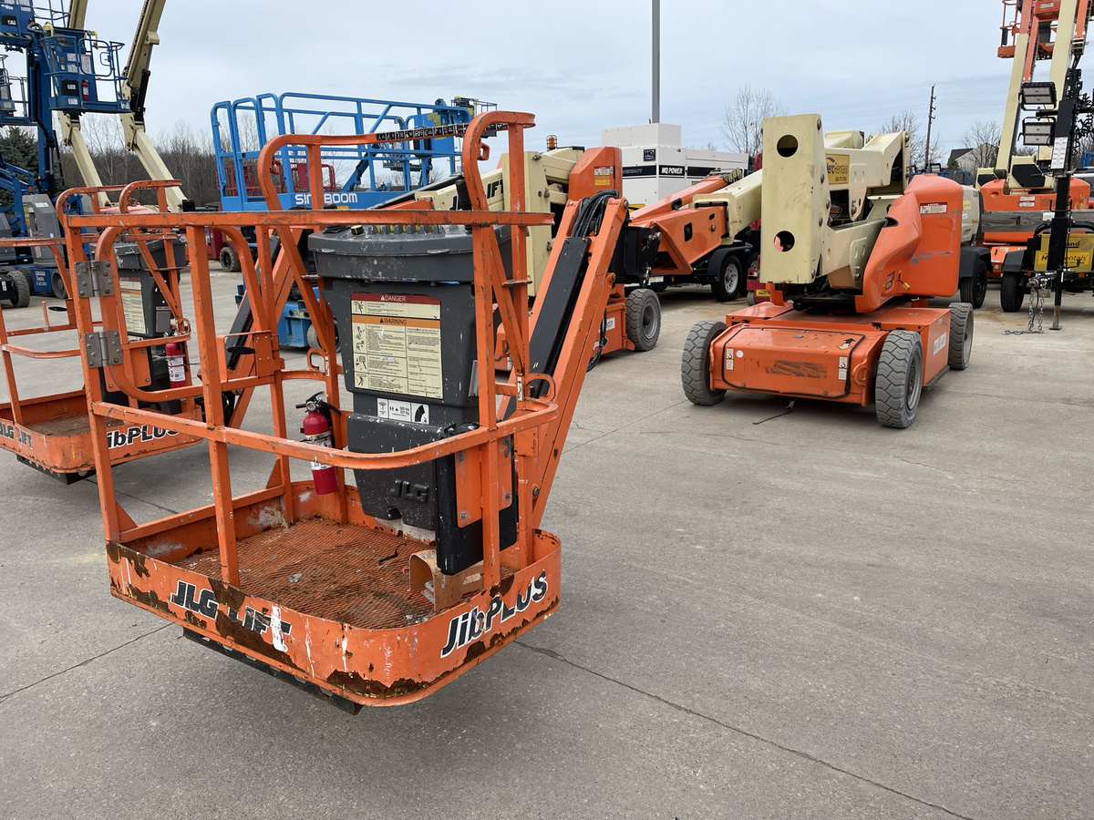 2016 JLG E400AJPN-4