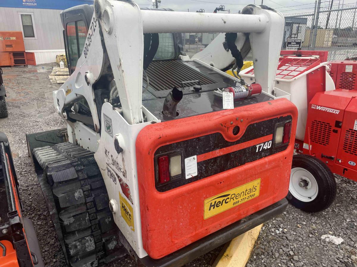 2021 Bobcat T740