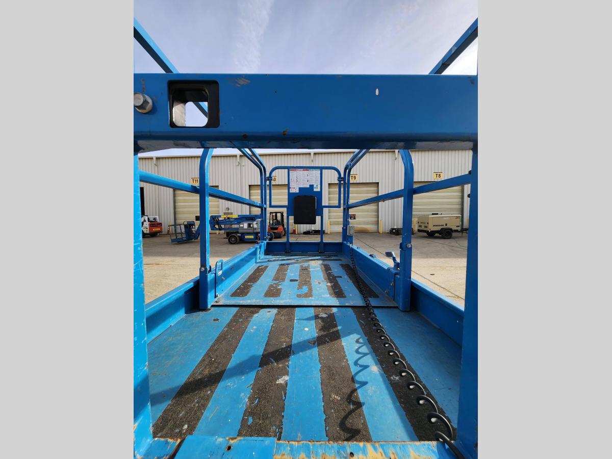 2017 Genie GS-3246