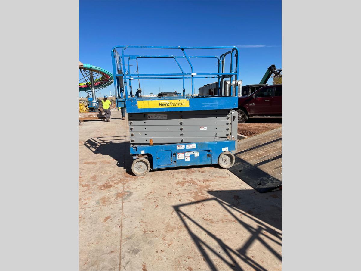 2017 Genie GS-4047